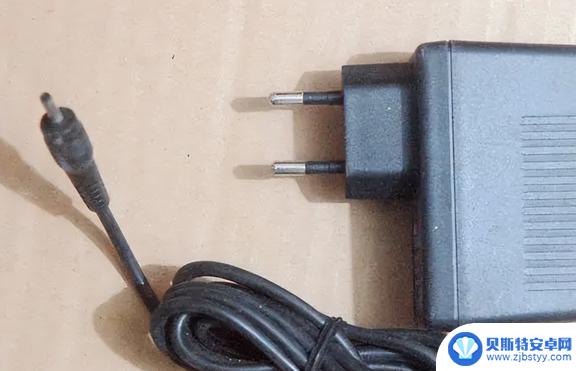 手机万能充电器是谁发明的 河南天才陈天晗的发明万能充效果如何