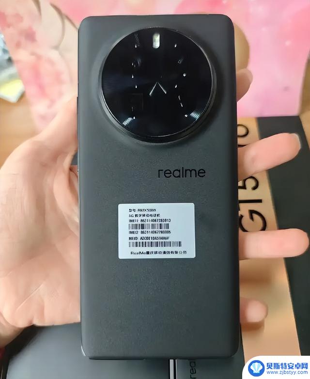 2025年旗舰手机对决!各品牌尖子能手大比拼,揭秘其背后实力