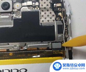 手机屏幕内部怎么拆 oppo R11拆机教程