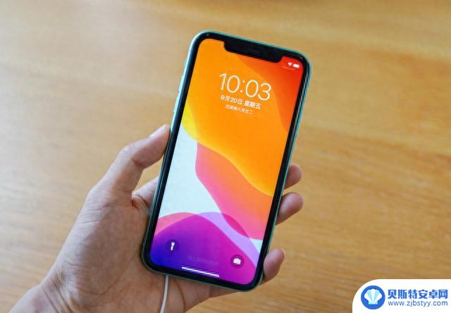 iPhone采用C口接口，安卓不通用，引发手机产业关注